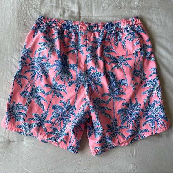 Vineyard Vines Men's Small Pink and Blue Palm Tree Printed Swim Trunks - Picture 5 of 6